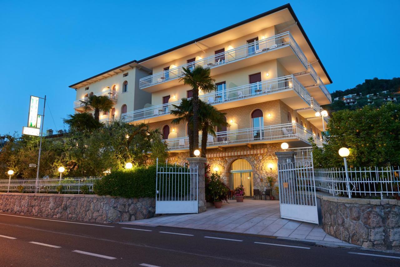 Hotel Benacus トッリ・デル・ベーナコ エクステリア 写真