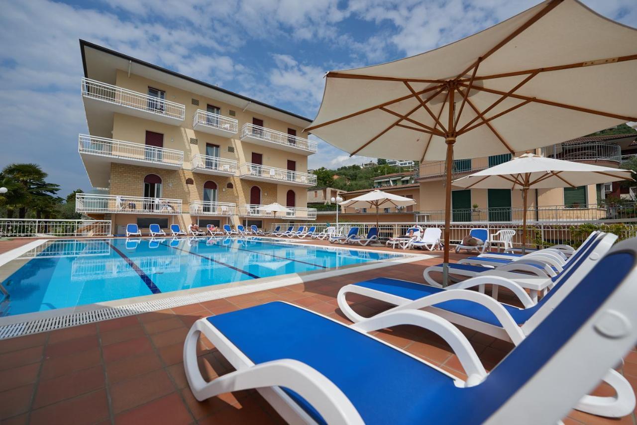 Hotel Benacus トッリ・デル・ベーナコ エクステリア 写真