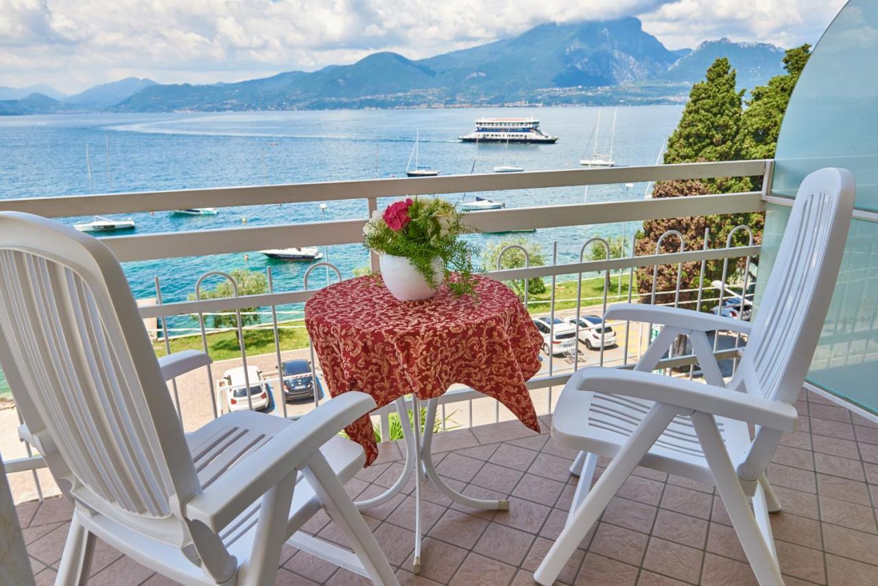 Hotel Benacus トッリ・デル・ベーナコ エクステリア 写真